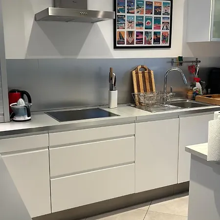Maison Avec Jardin Privatif, 4 Chambres, Calme Dans Avec Piscine