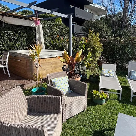 Maison Avec Jardin Privatif, 4 Chambres, Calme Dans Avec Piscine * Antibes