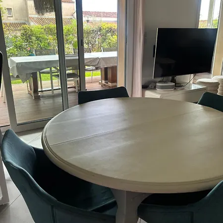 Maison Avec Jardin Privatif, 4 Chambres, Calme Dans Avec Piscine Antibes