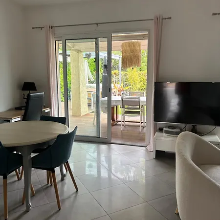 Maison Avec Jardin Privatif, 4 Chambres, Calme Dans Avec Piscine Holiday home