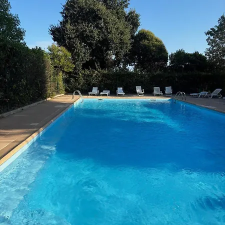 Maison Avec Jardin Privatif, 4 Chambres, Calme Dans Résidence Avec Piscine Hébergement de vacances Antibes