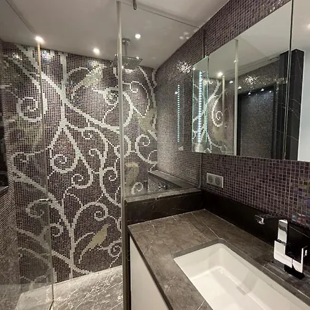 Hébergement de vacances Maison Avec Jardin Privatif, 4 Chambres, Calme Dans Résidence Avec Piscine *