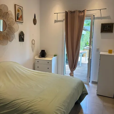 Maison Avec Jardin Privatif, 4 Chambres, Calme Dans Avec Piscine Будинок відпочинку