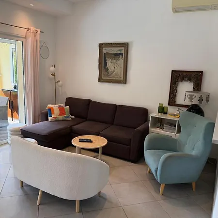 Maison Avec Jardin Privatif, 4 Chambres, Calme Dans Avec Piscine * Антіб